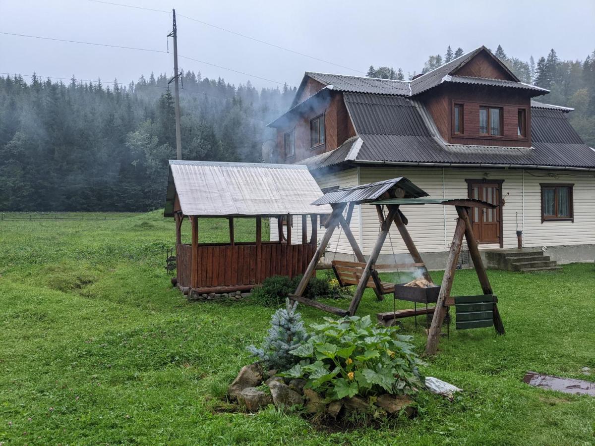Na Hutori Hotell Tatariv Exteriör bild