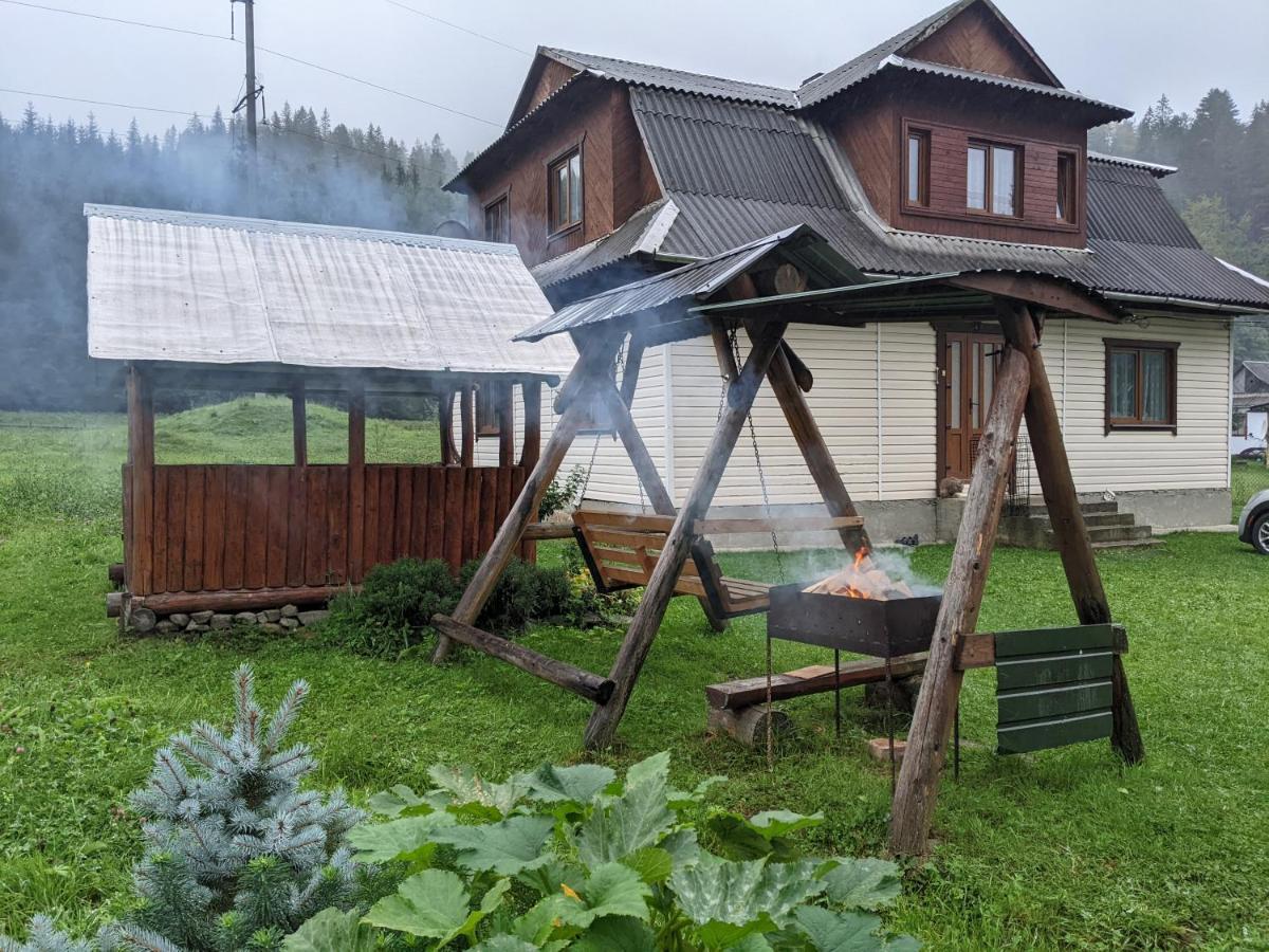 Na Hutori Hotell Tatariv Exteriör bild
