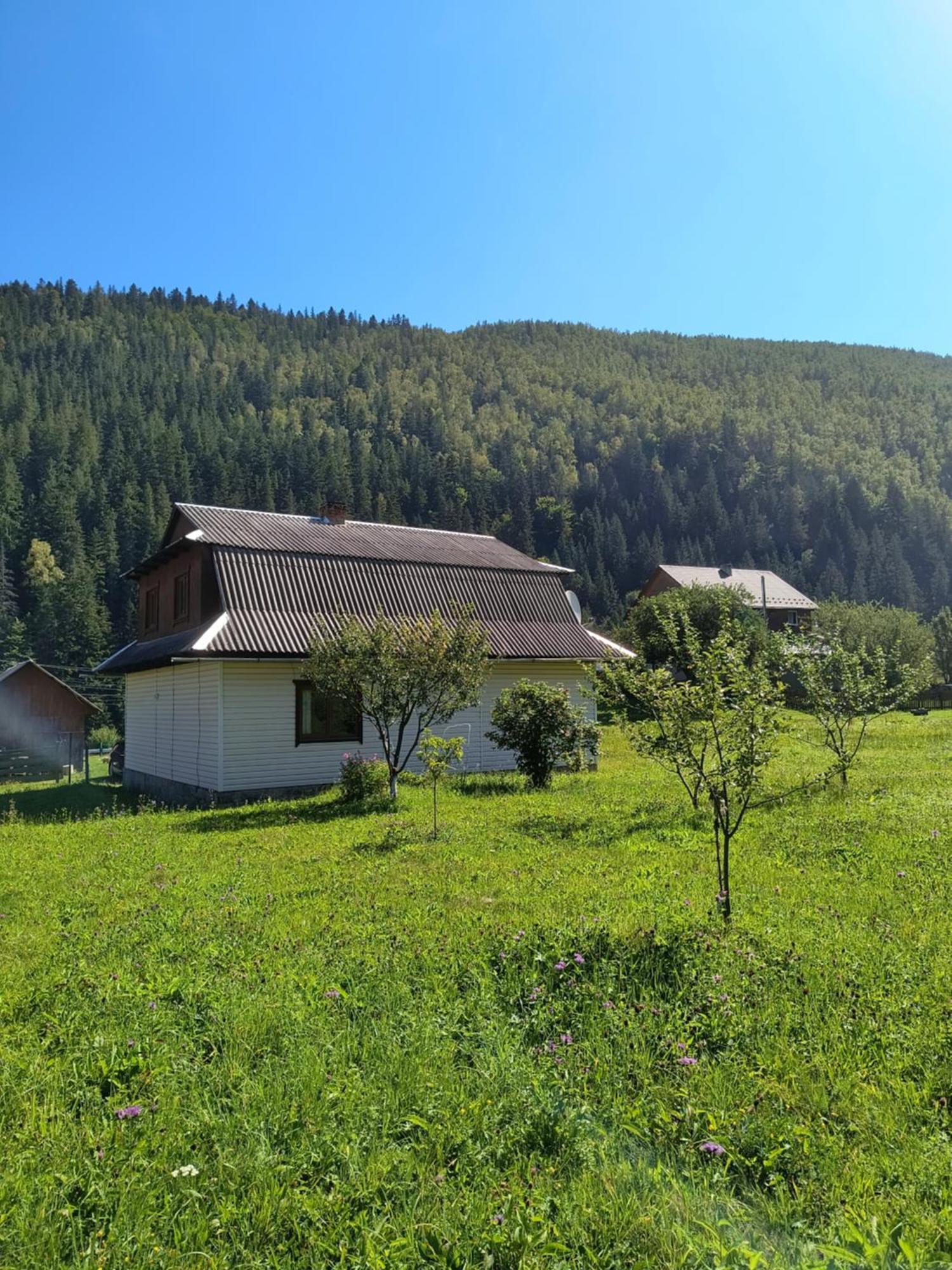 Na Hutori Hotell Tatariv Exteriör bild