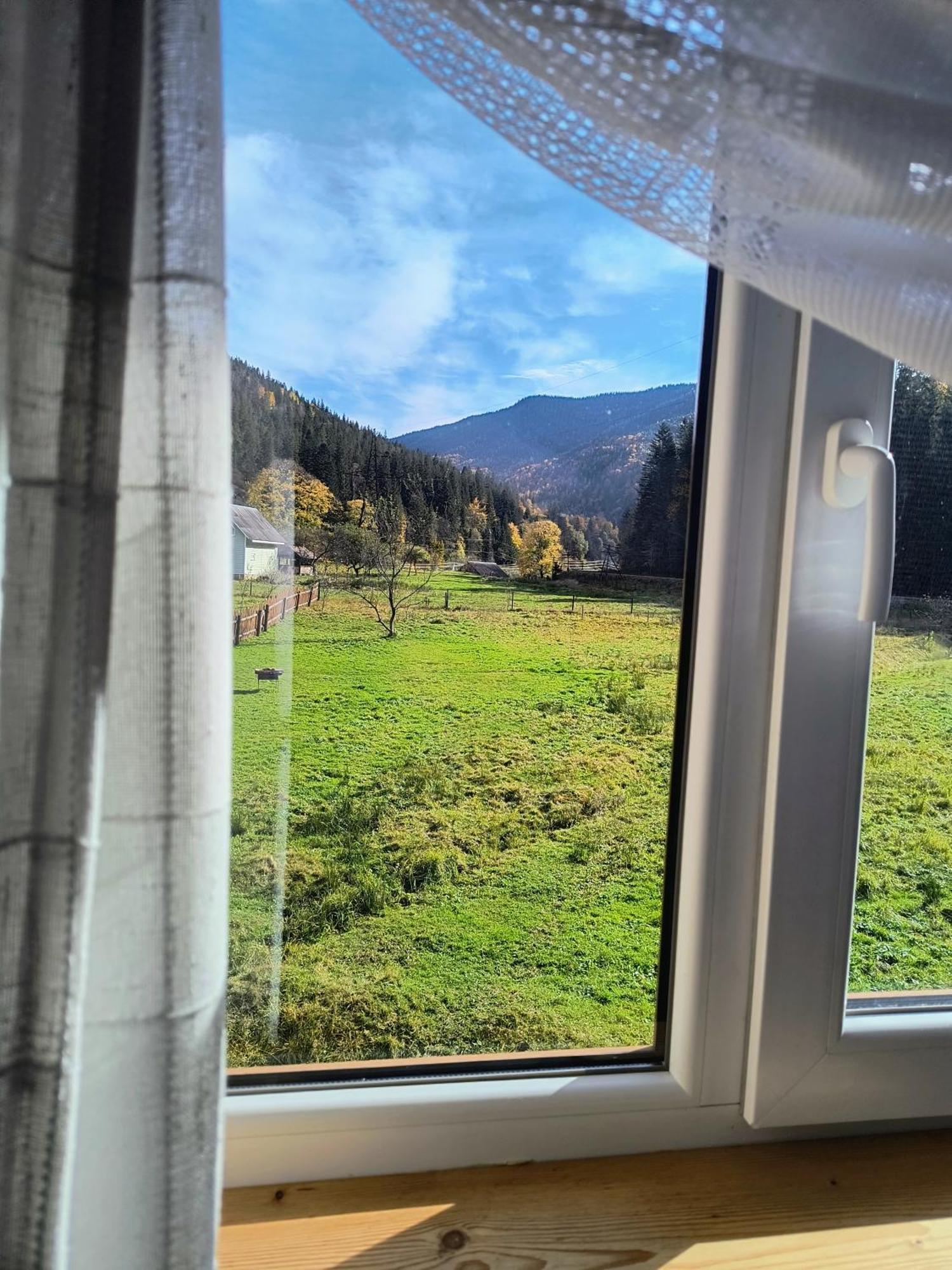 Na Hutori Hotell Tatariv Exteriör bild
