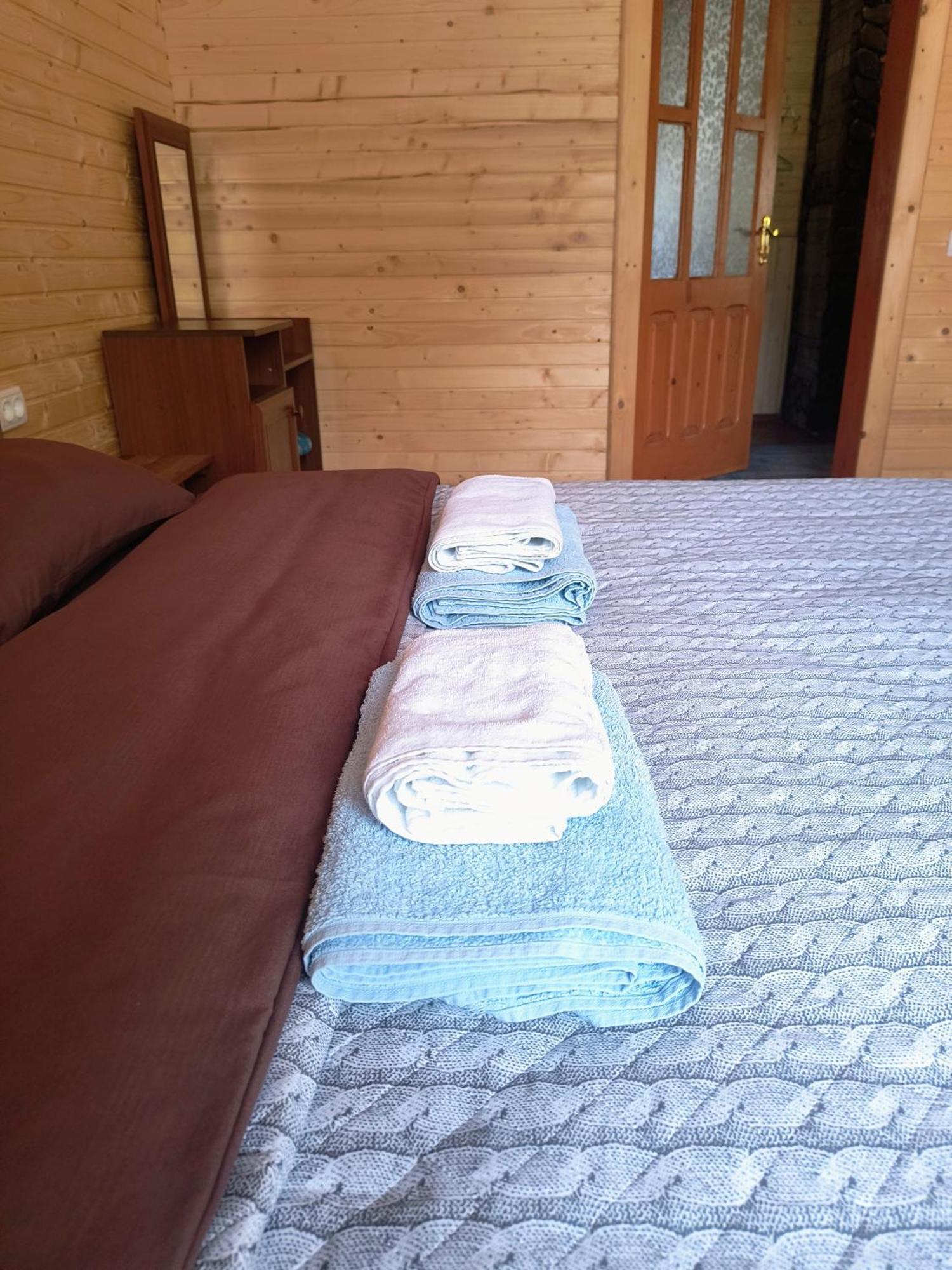 Na Hutori Hotell Tatariv Exteriör bild