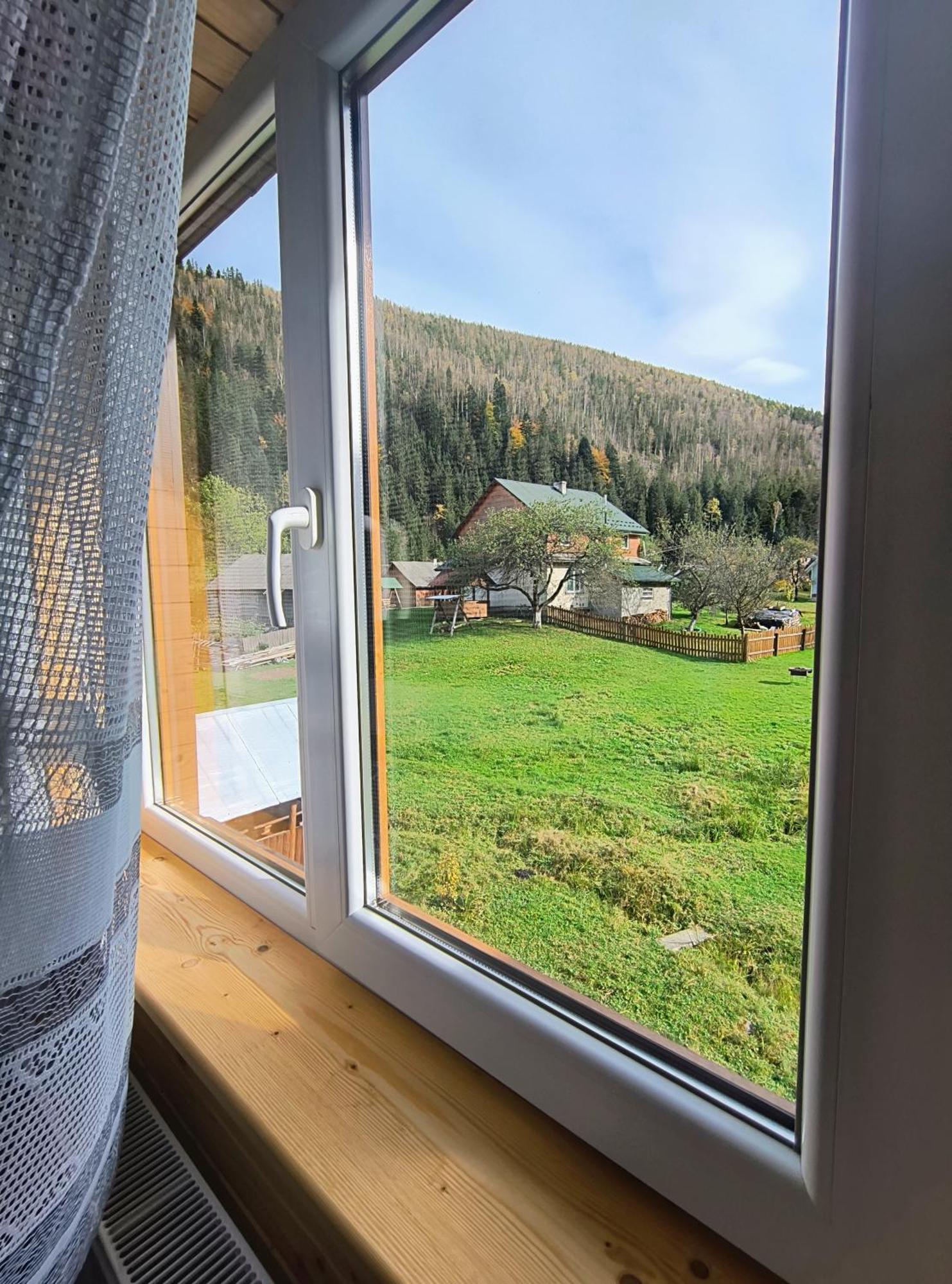 Na Hutori Hotell Tatariv Exteriör bild