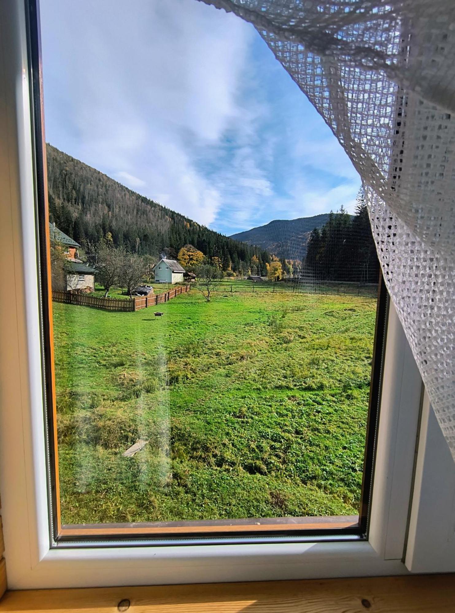 Na Hutori Hotell Tatariv Exteriör bild