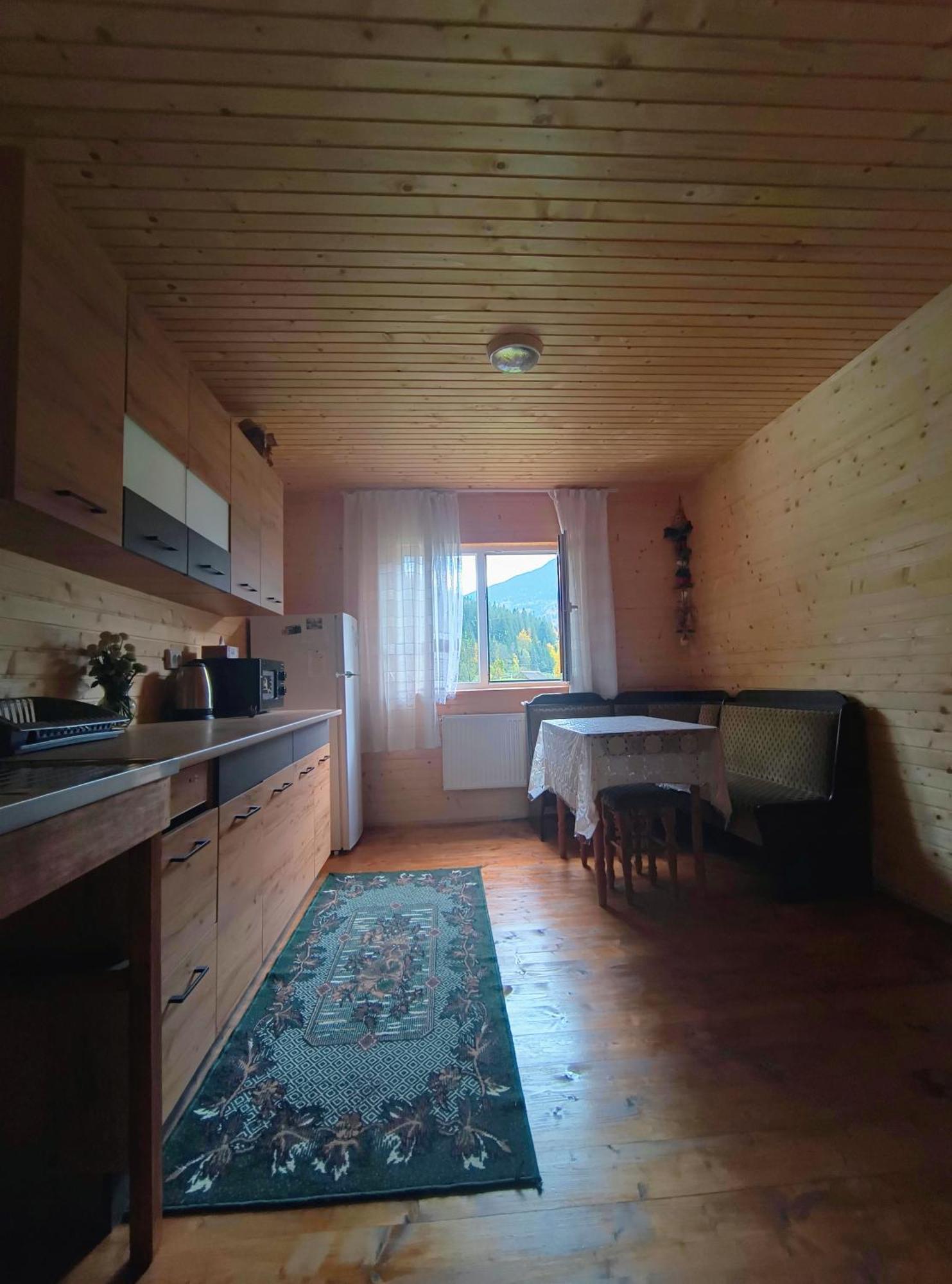 Na Hutori Hotell Tatariv Exteriör bild